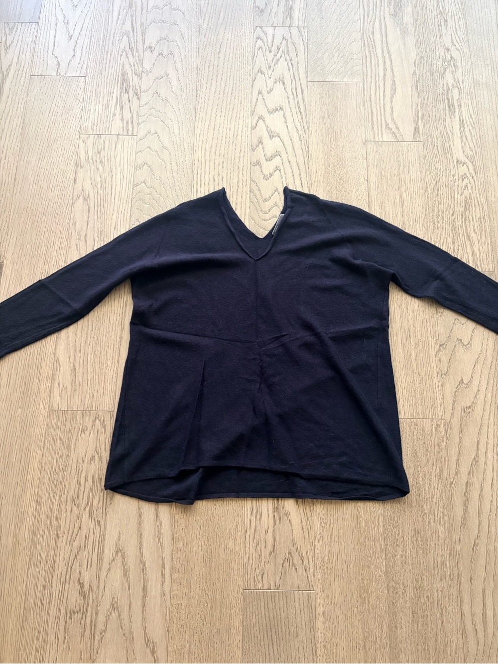 Vince Navy V-Neck Cashmere Sweater